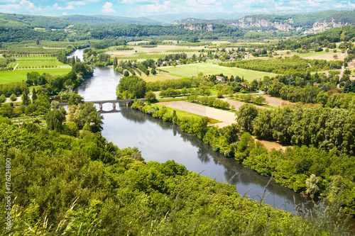 Domme. La Dordogne vue depuis le belvédère. Dordogne. Nouvelle Aquitaine photo