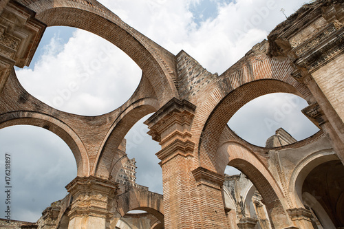Obraz na plátně the ruins of Cathedral de Santiago  a Roman Catholic church in Antigua Guatemala