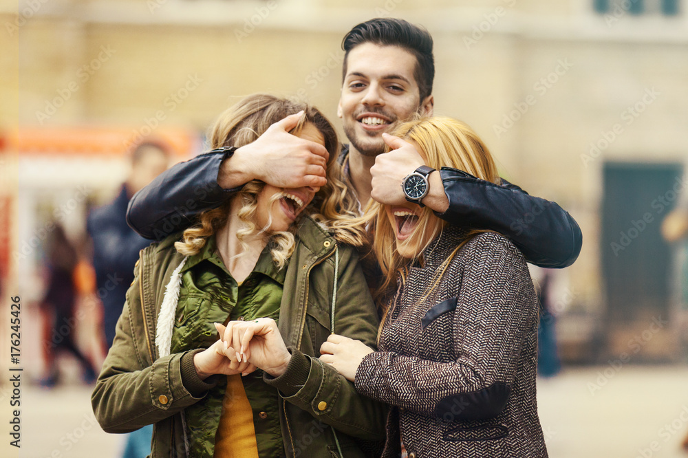 Fototapeta premium Group of friends spending autumn day in the city.