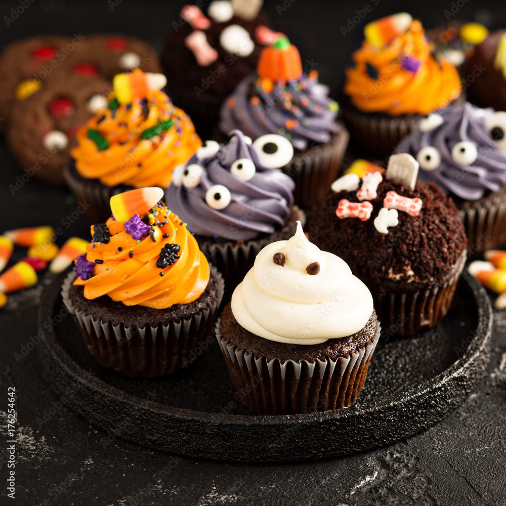 Festive Halloween cupcakes and treats