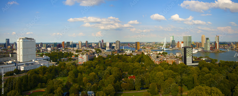 Fototapeta premium Panoramiczny widok z lotu ptaka Rotterdam - Holandia