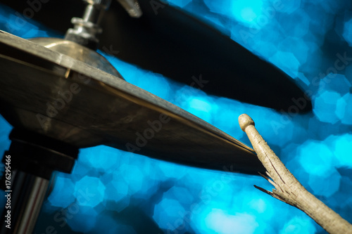 Schlagzeug Drumstick bricht an HiHat