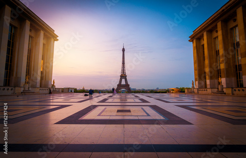 фотографія Early Morning in Paris