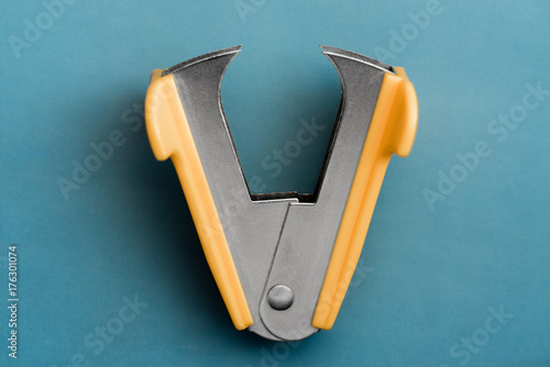 Staple remover photo