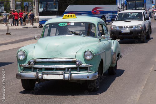 Wunderschöner Oldtimer auf Kuba © Bittner KAUFBILD.de