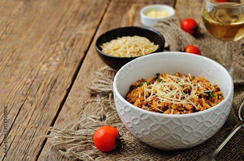Minced meat tomato orzo