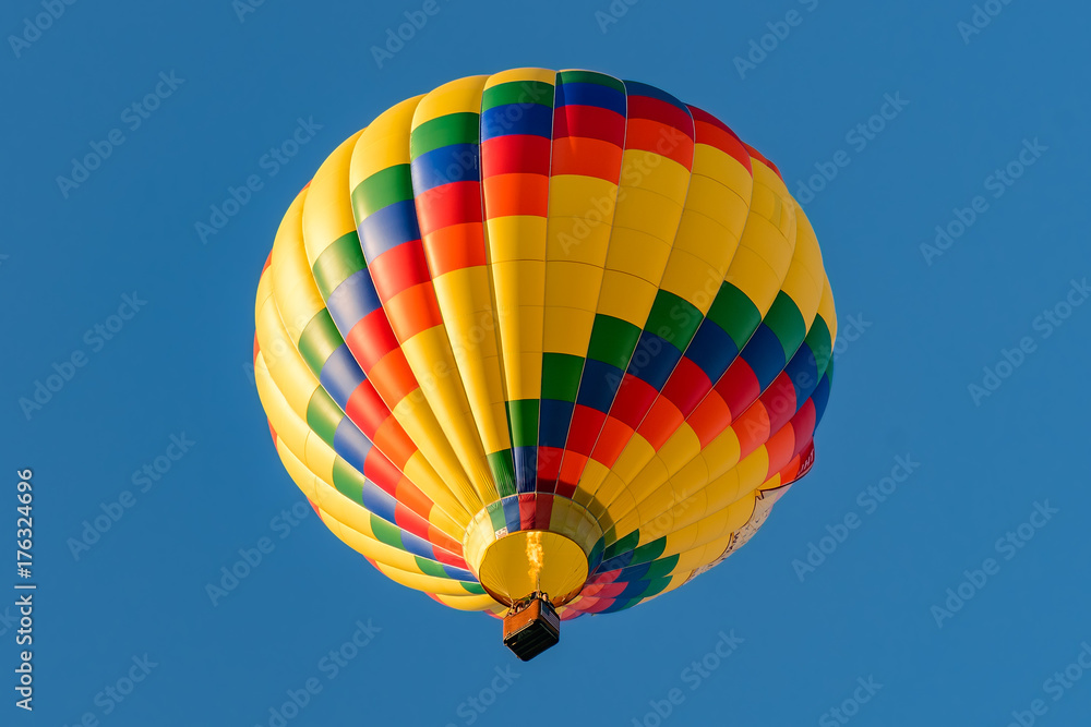 Fototapeta premium Colorful hot air balloons against blue sky