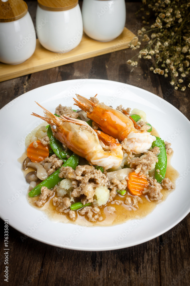 Shrimp fried mixed vegetables with oyster sauce pork dishes Thailand to worldwide attention. Easy to cook Can eat anywhere Shrimp fried mixed vegetables with oyster sauce pork dishes Thailand to worldwide attention. Easy to cook Can eat anywhere