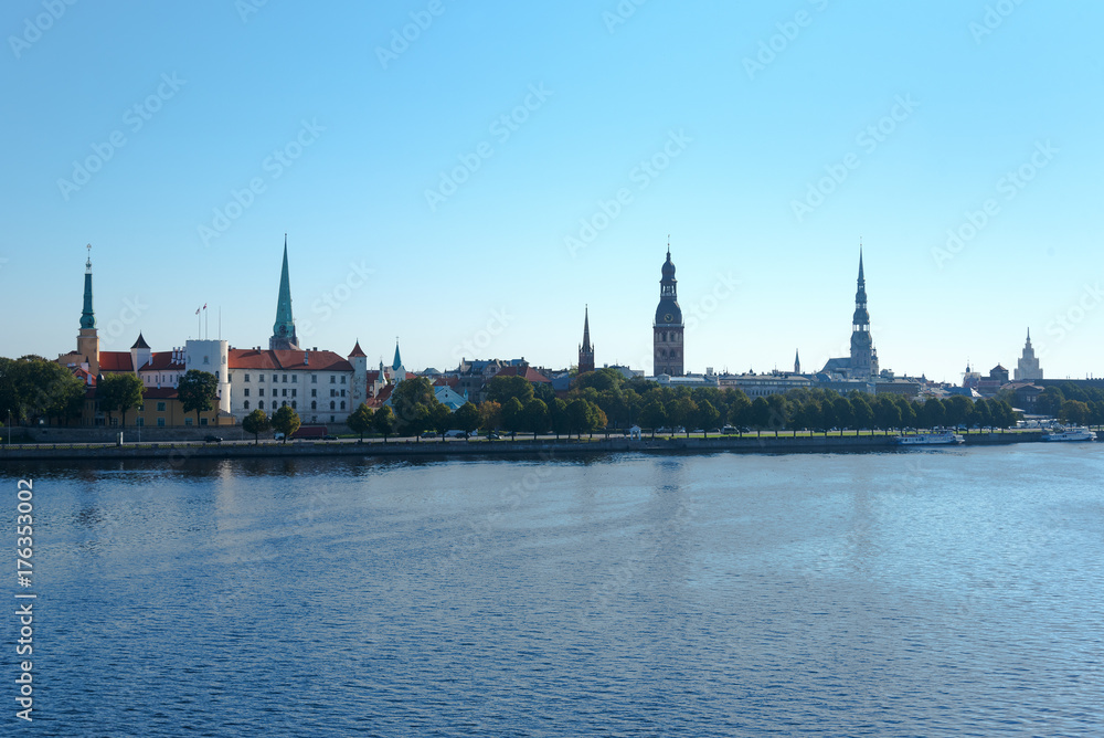 Obraz premium Morning on Daugava river in Riga, Latvia.
