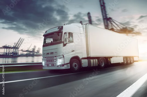 Obraz Transport ciężarowy - logistyka