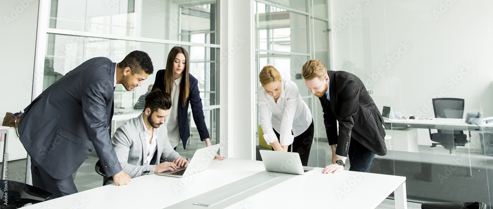 Businesspeople having meeting in conference room. - obrazy, fototapety, plakaty 