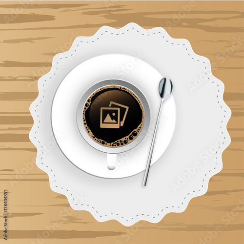 Kaffee auf Holztisch - Bilder