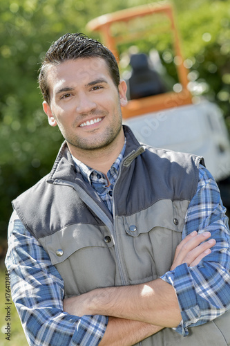 Картината върху платно poise of a landscaper