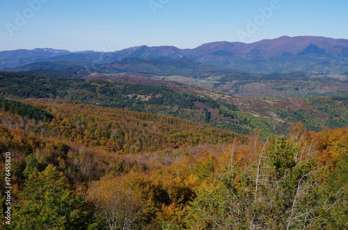 Obraz na płótnie Casentino and Appennines from Pratomagno, autum foliage. w salonie