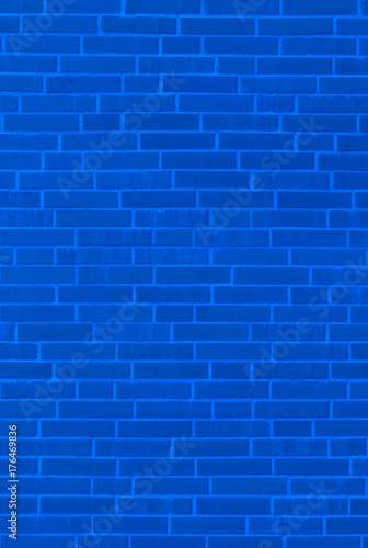 Blaue Backsteinmauer