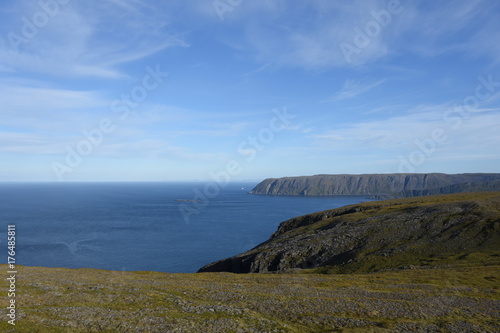 Norwegen, Norge, Nordkapp, Nordkap, Finnmark, Magerøya, Magerøy, Norden, nördlichster Punkt Europas, Straße, Europastraße, E69, Tundra, Moos, Flechten photo