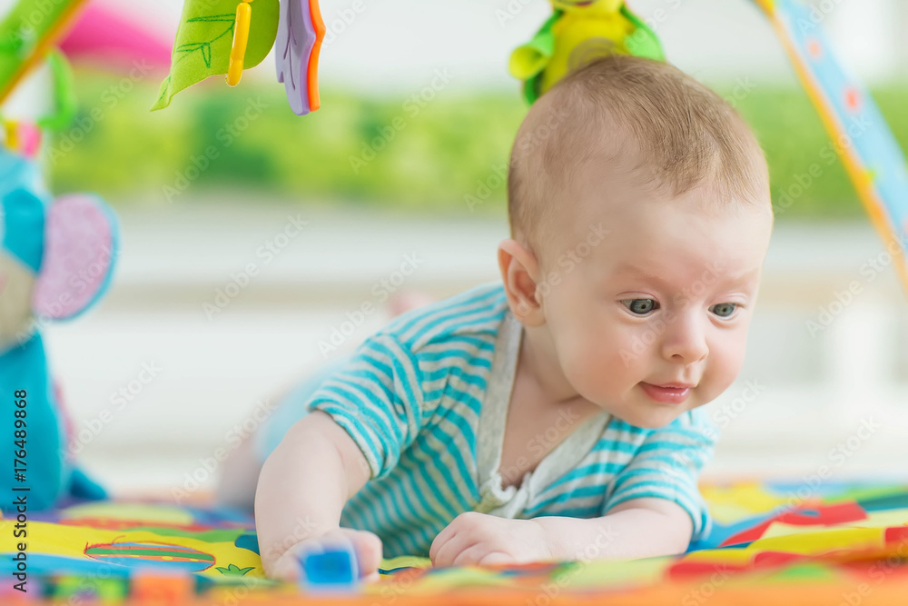 Fototapeta premium Dziecko się rozwija