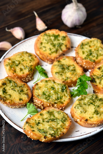  Garlic cheese bread