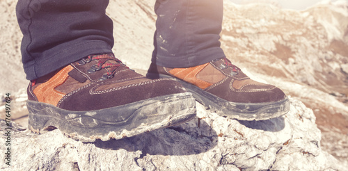 Wanderer in den Dolomiten Wanderschuhe photo