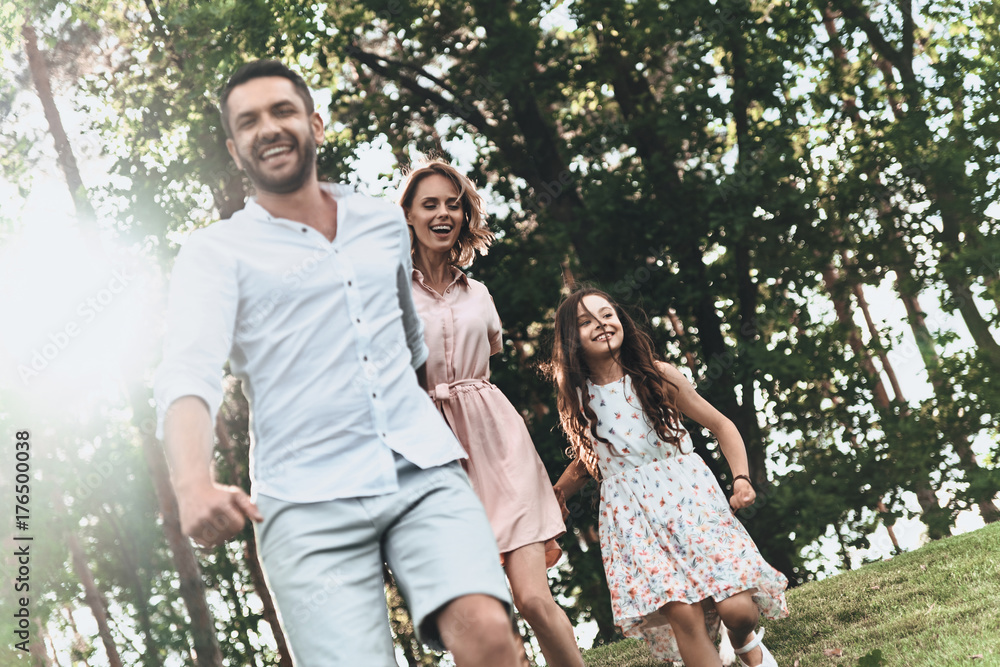 Obraz premium Strong family bonds. 