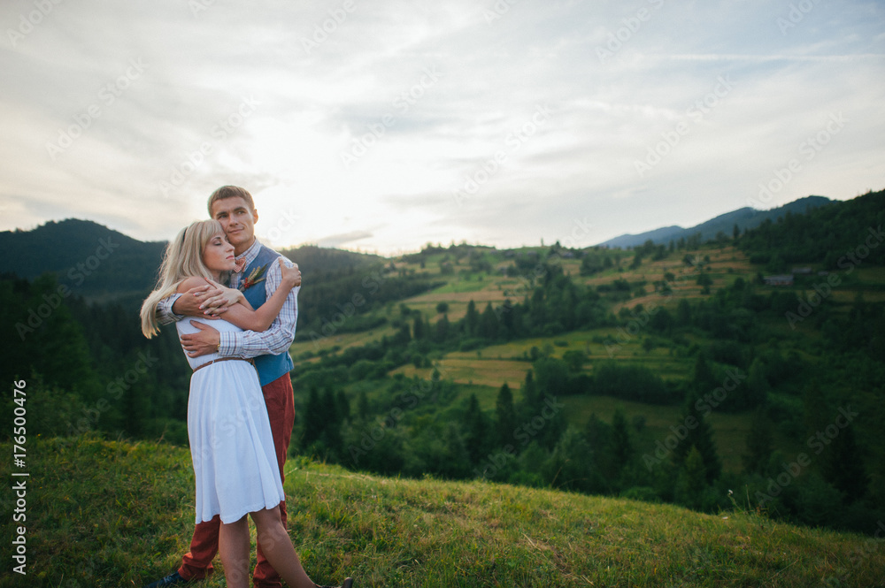 Fototapeta premium happy couple in cloudy day