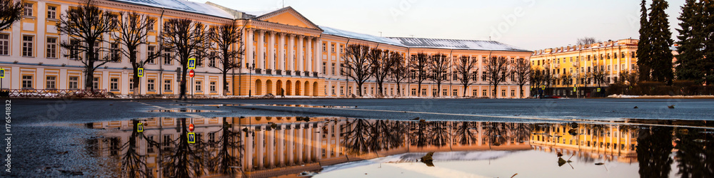 Fototapeta premium Yaroslavl, Russia. Soviet square in the evening