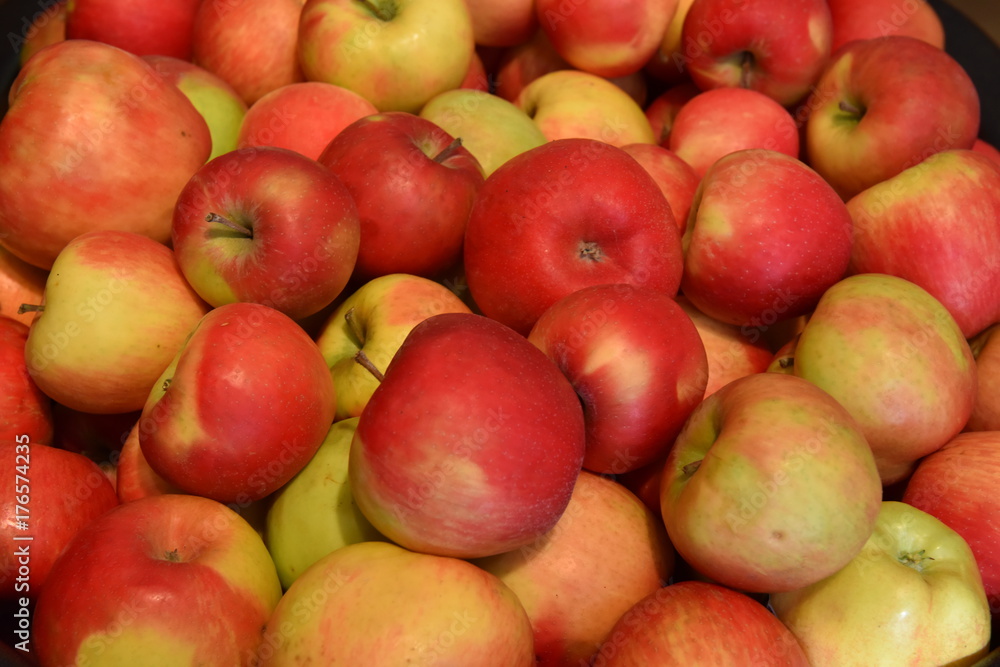 apple apple