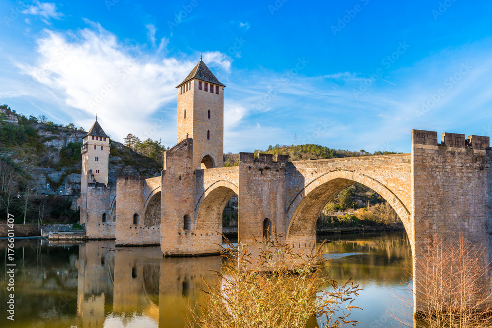 Pont Valentré sur le Lot à Cahors, Occitanie, France