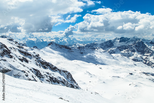 sunny day on the ski slopes of Cervinia © zakaz86