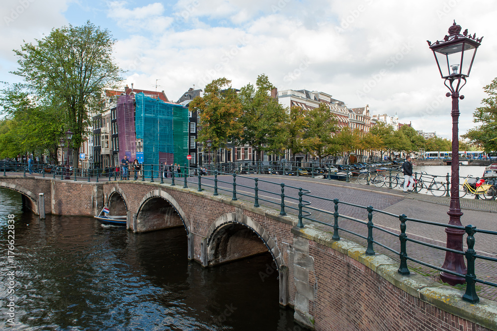 Obraz premium Bridge over canal in Amsterdam