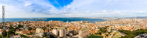 Panorama de Marseille depuis Notre-Dame-de-la-Garde, Bouches-du-Rhône, Provence, France © FredP