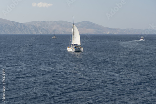 Segelschiff vor der Ägäis-Insel "Hydra", Griechenland