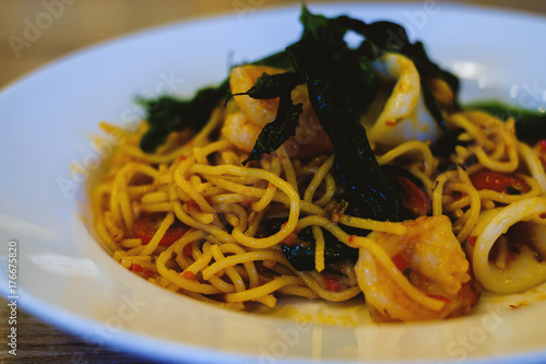 Spaghetti with spicy mixed ...