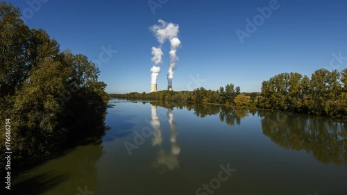 Time-lapse, Centrale Nucléaire de Golfech, France 