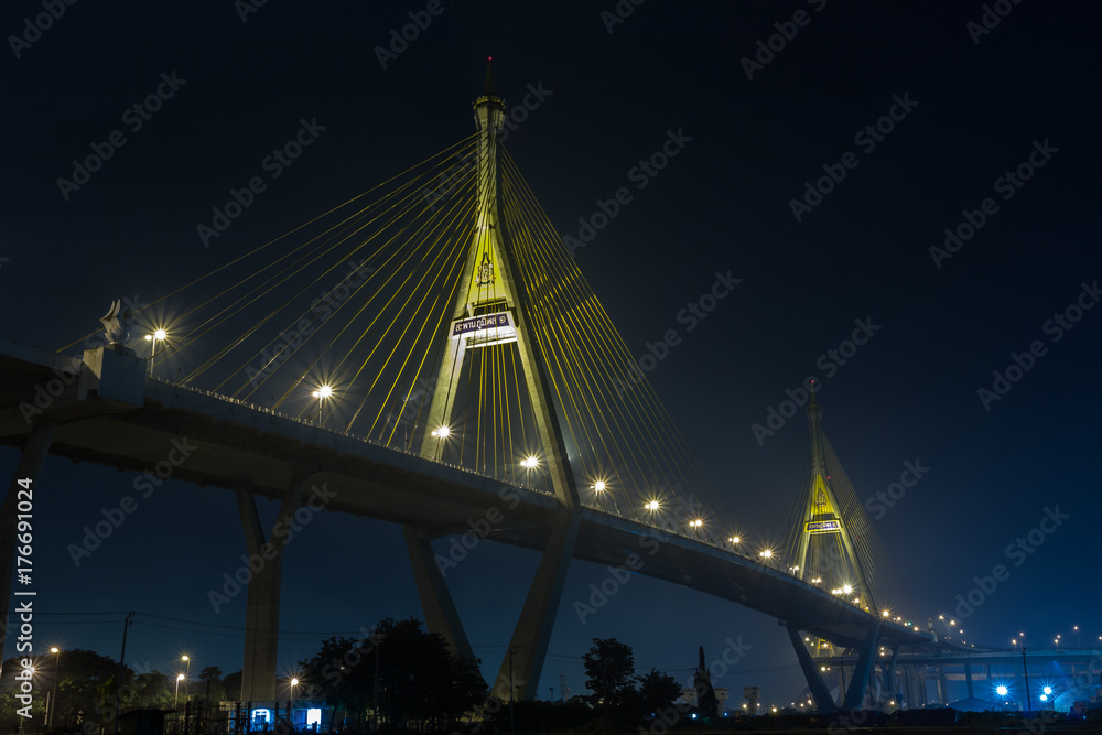 Fototapeta premium Bridge Rama 1 : 橋・タイ・バンコク 