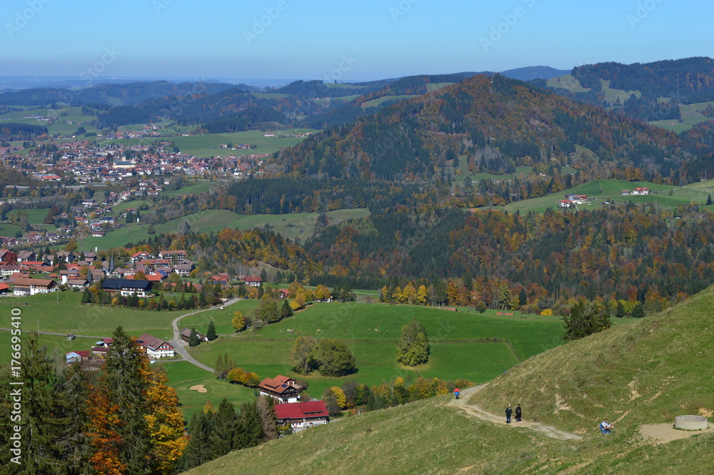 Blick auf Oberstaufen im Allgäu, Bayern, Deutschland