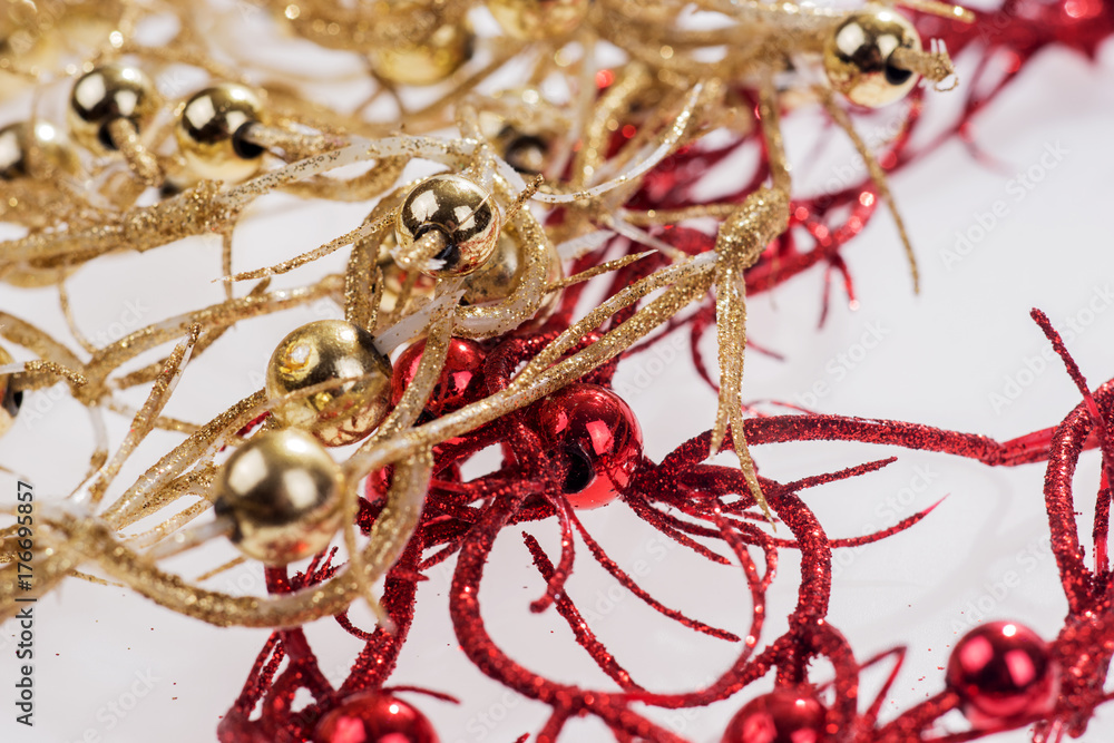 Fototapeta premium Rote und goldene Girlande