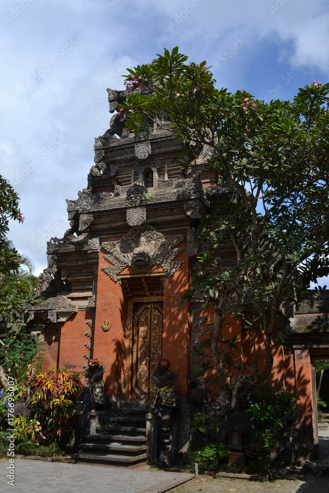 The Hindu temples (called 'pura') around Bali, Indonesia. Ornamented by beautiful carvings and sculptures The Hindu temples (called 'pura') around Bali, Indonesia. Ornamented by beautiful carvings and sculptures