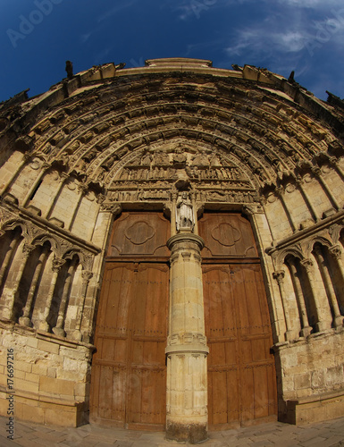 Bazas  portail et tympan de la cath  drale  Nouvelle-Aquitaine  Gironde  France