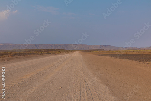 Sandstra  e durch Namibia