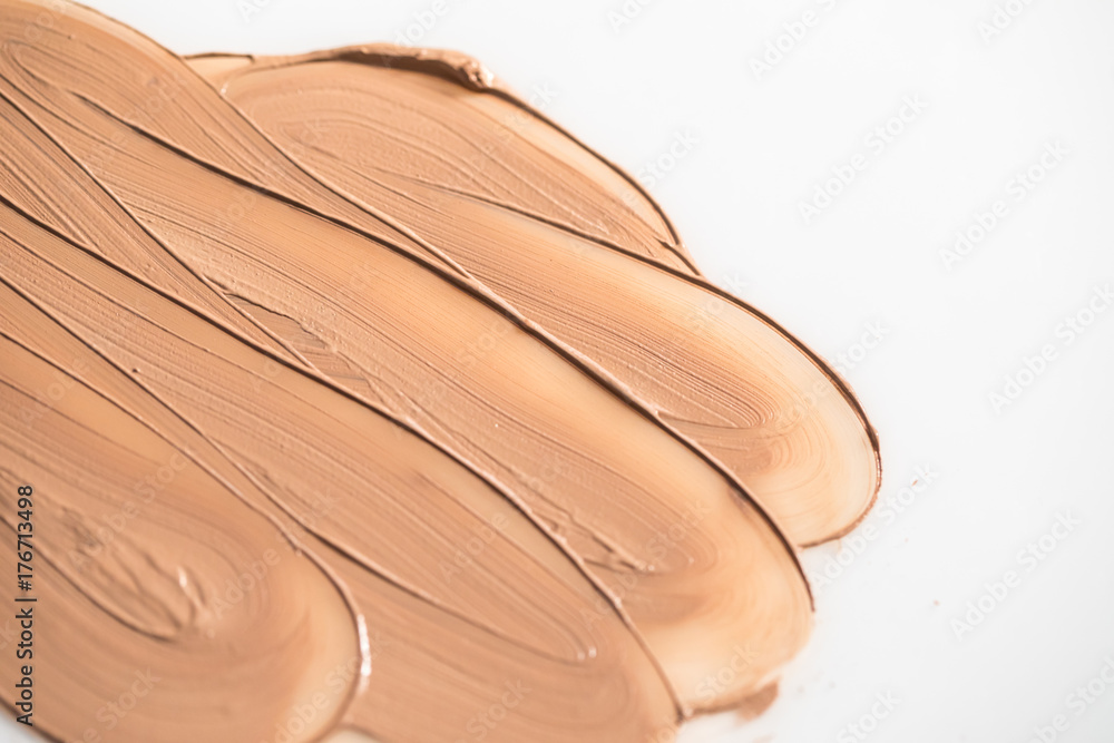 Fototapeta premium Verschiedene Foundation Farben zum Hautton Anpassen