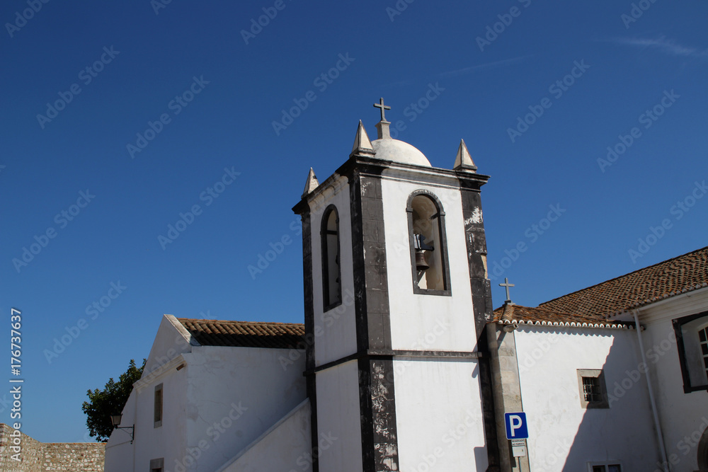 Ein Glockenturm in Cacela Velha