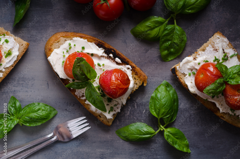 Bread cheese spread baked tomato Bread cheese spread baked tomato