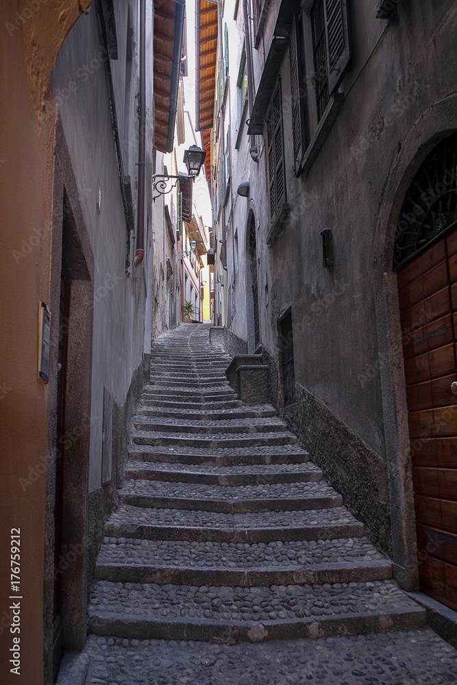  Bellagio, a narrow alley.