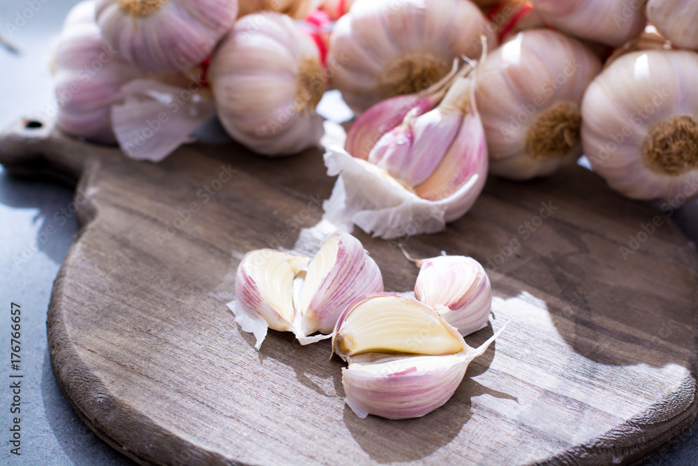 New harvest french pink and violet garlic braid from Tarn New harvest french pink and violet garlic braid from Tarn