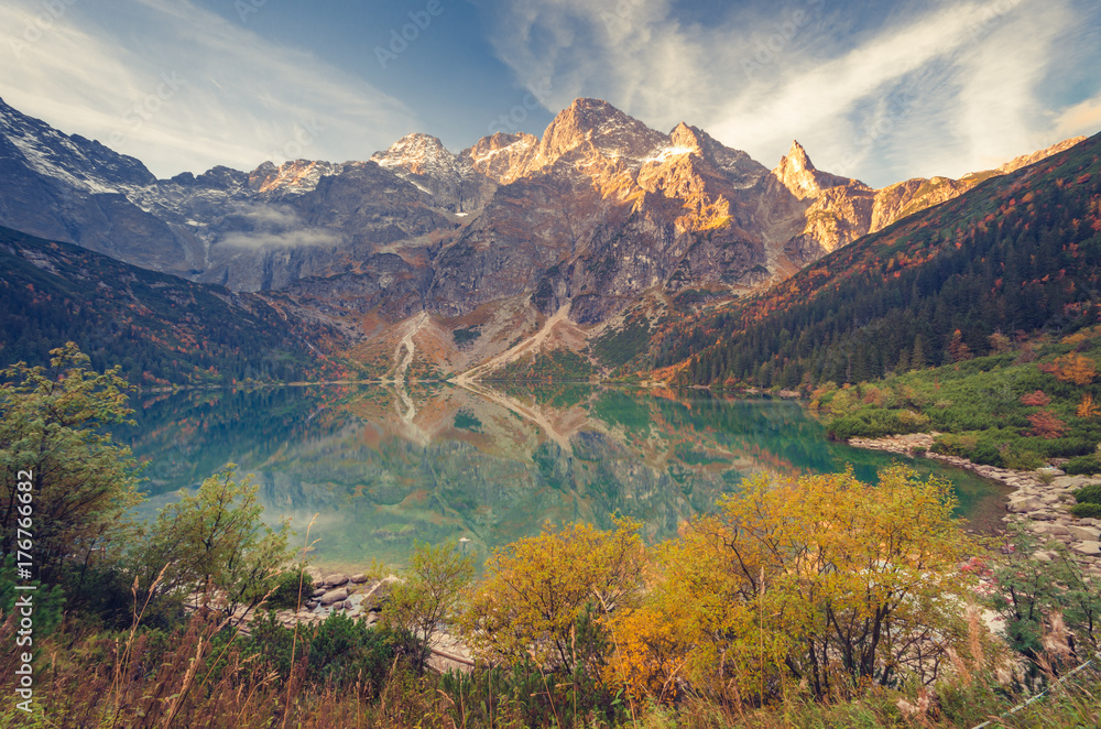 Fototapeta premium Tatra mountains, Morskie Oko lake, fall morning, Poland