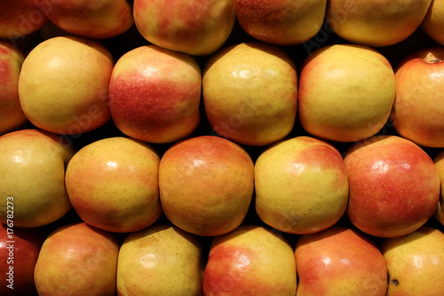 apple