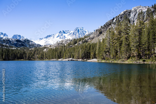 Bild auf Leinwand Mountains and forest around Shadow lake in the Ansel Adams wilderness