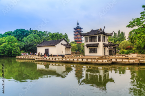 Chinese classical architecture landscape © 昊 周