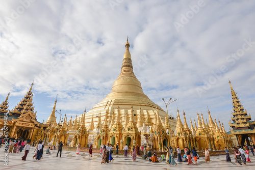 Konstfotografi 17 december 2016 yangon city myanmar shwedagon paya pagoda fomous place for budd